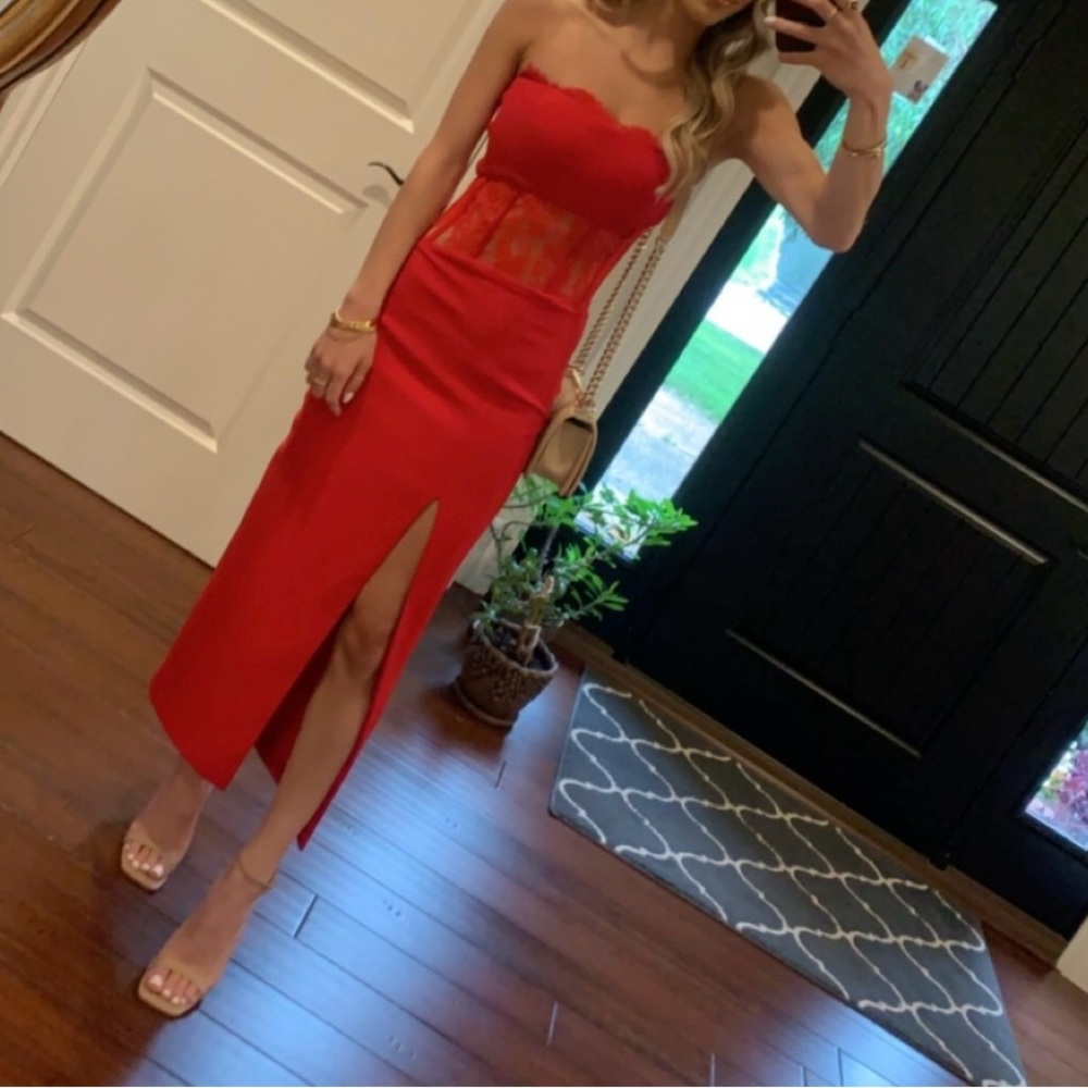 ROSARIO RED LACE DRESS fits size 0-2